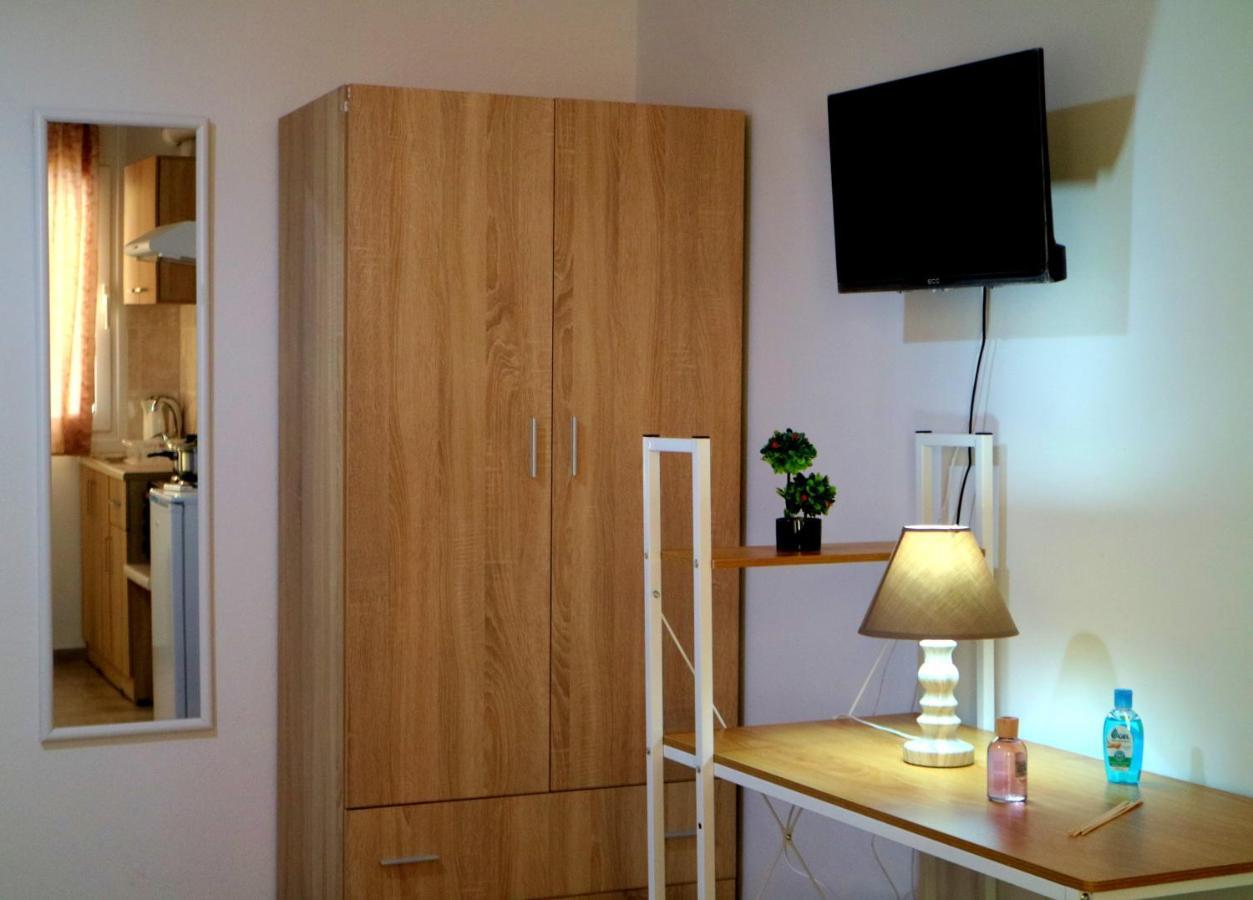 Christos Family Apartments Α Corfu  外观 照片